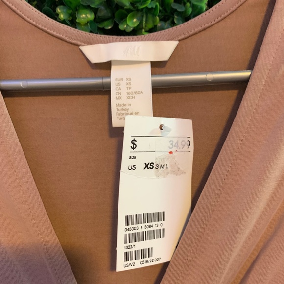 H&M Mini Maxi Short Sleeve Dress - Picture 2 of 2